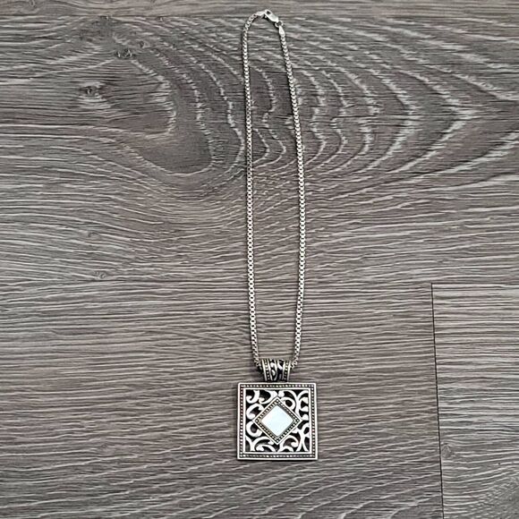 925 Sterling Silver Bali Mother of Pearl Center Square Necklace 16 inch - Picture 4 of 7
